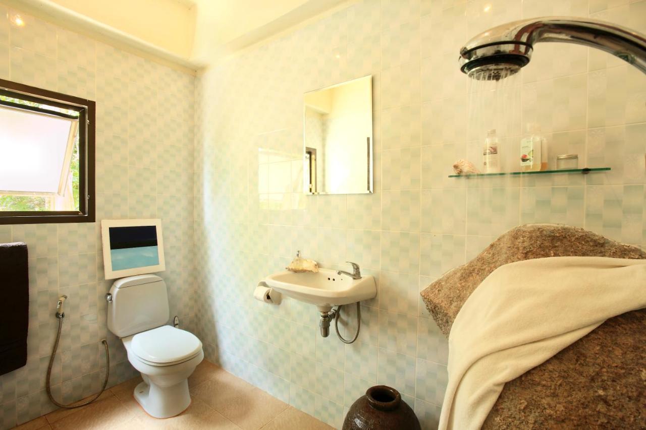 White Azure Villa Koh Phangan Than Sadet Beach 外观 照片